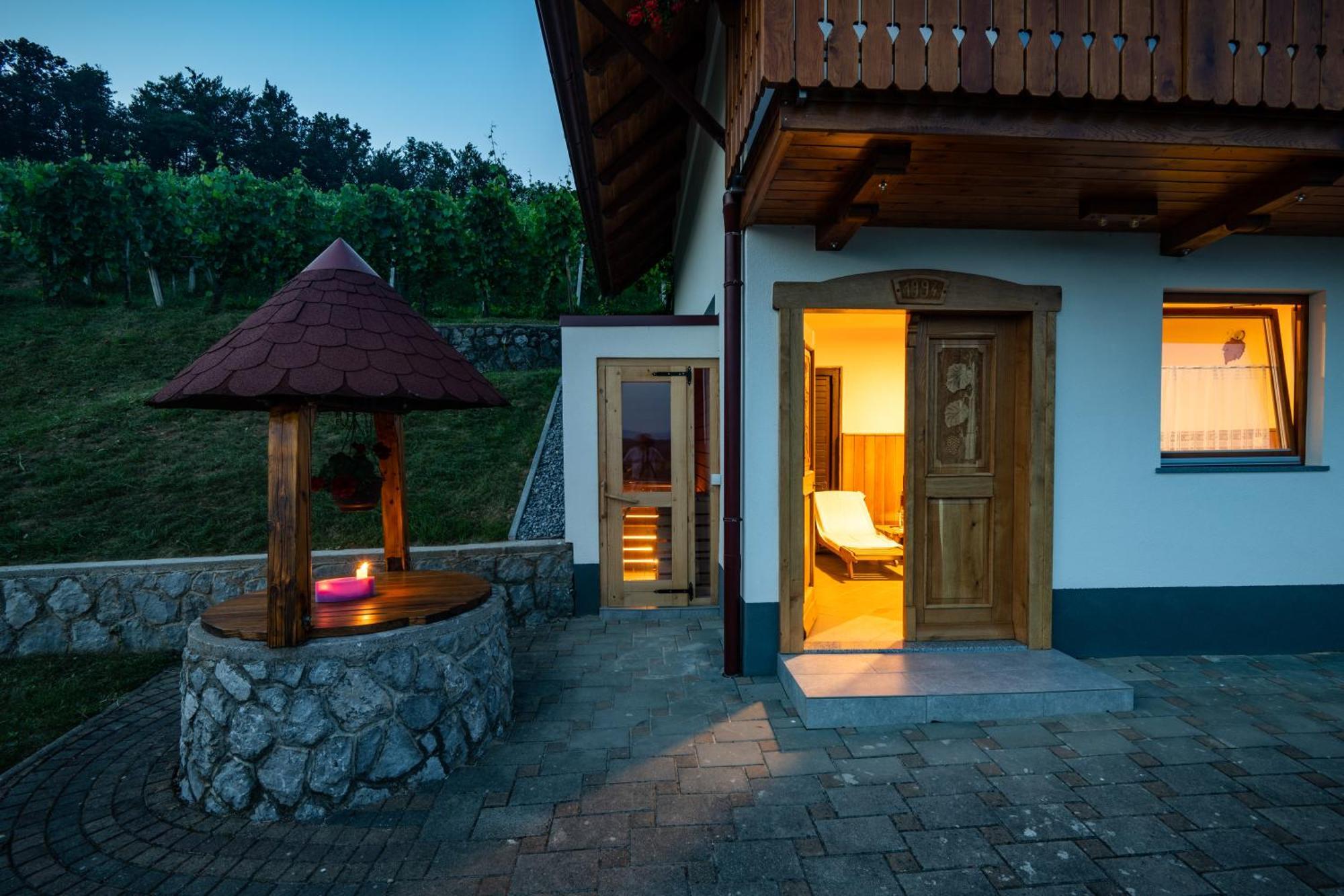 Vineyard Cottage Krivic Trebelno Exterior photo